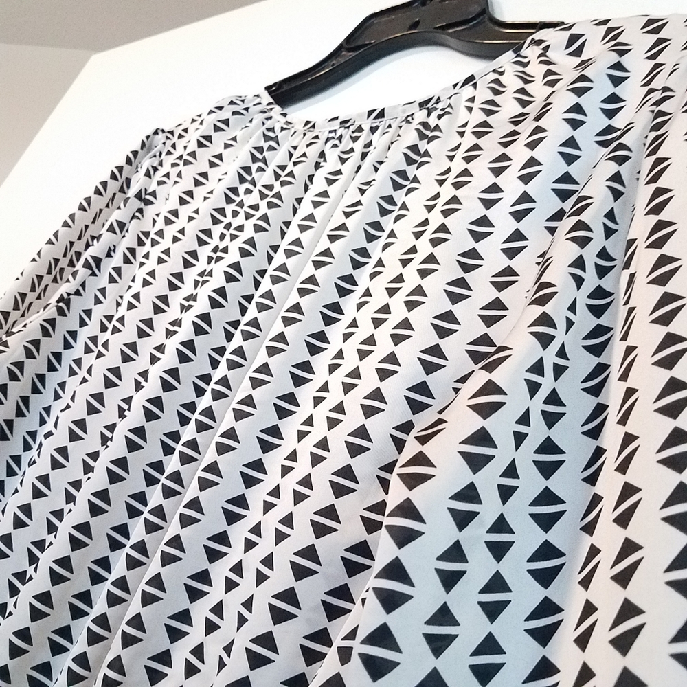 Daniel Rainn Split Neck Black & White Print Dress - image 5